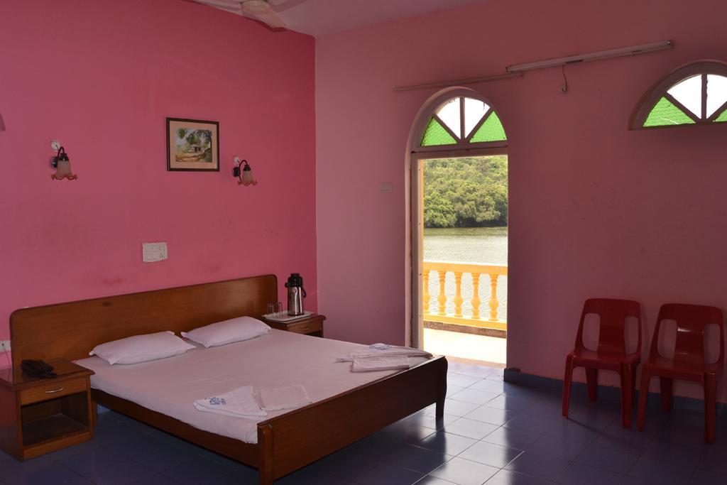 Goa Mayem Lakeview酒店 客房 照片